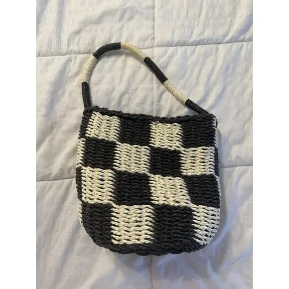Forever 21 Black and White Checkered Raffia Straw Bucket Bag Beach Summer - Picture 2 of 8